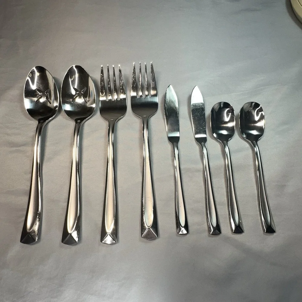 ONEIDA SATIN LINCOLN Hostess Server 8 Pierced Spoon Meat Fork Butter Knife Sugar